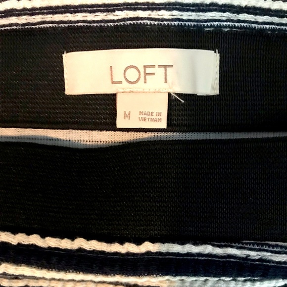 LOFT stretchy pencil skirt - Picture 4 of 5